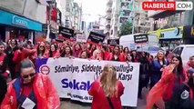 DİSK Genel İş Sendikası İzmir Kadın Komisyonları 8 Mart'ta Yürüyüş Düzenledi