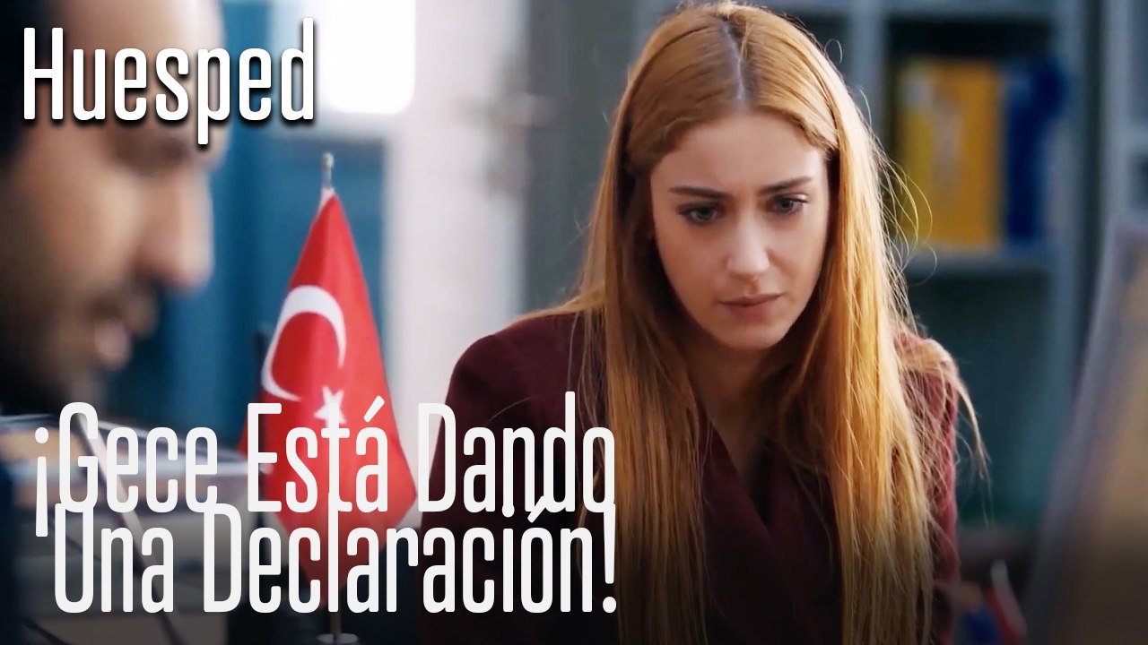 ¡Gece está dando una declaración! - Huesped