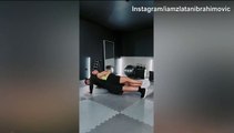 Video Instagram, Ibrahimovic fa flessioni con la cantante Raye addosso