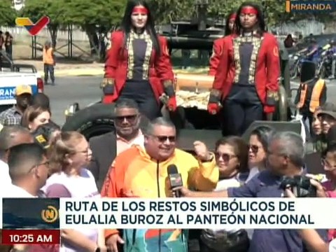 Restos simbólicos de Eulalia Buroz recorren la Av. Intercomunal Guarenas - Guatire