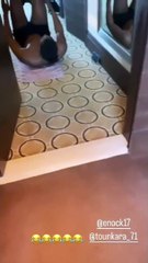 Balotelli che fai? Lo scherzo al fratello Enock