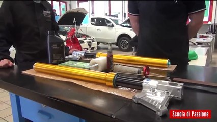 La revisione della forcella: componenti e procedimento per la manutenzione