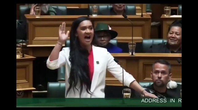 Video, la Haka in Parlamento della deputata della Nuova Zelanda
