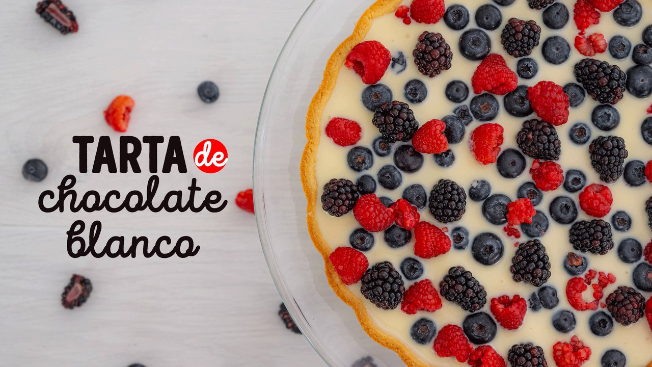 Deliciosa Tarta de chocolate blanco con frutos rojos estilo Starbucks | Recetas de postres | Cocina Vital