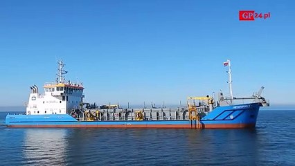 W Ustce zaczęła się refulacja plaży