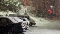 Ankara’da kar yağışı başladı! Araçların üstü bembeyaz oldu