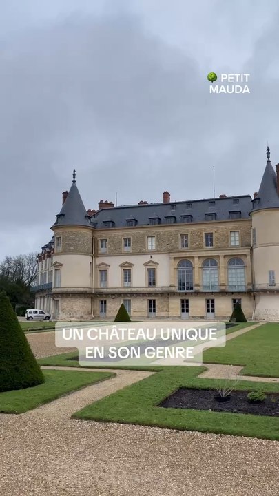 ✨Explorez les mystères du Château de Rambouillet, un trésor d'histoire et de beauté !    ❤️‍Plongez dans l'atmosphère envoûtante du Château de Rambouillet, témoin privilégié de l'histoire de France.✨