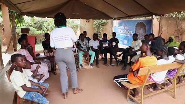 Mais de 230 milhões de mulheres e crianças são sobreviventes de mutilação genital