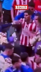 ¡EL ESCUDO NO SE TOCA! ASÍ SE ENCARÓ ÁLVARO FIDALGO CON 'POLLO' BRISEÑO EN EL CLÁSICO NACIONAL