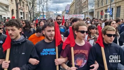 Yer: Yunanistan! Binler kişi protesto etti...
