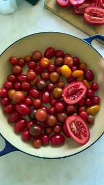 Roasted Tomatoes with Garlic and Herbs