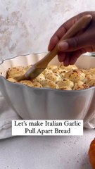 Italian Garlic Pull-Apart Bread