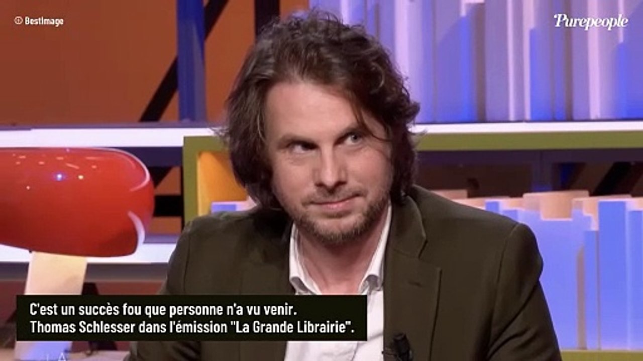 Thomas Schlesser : Qui est l'auteur des "Yeux de Mona", vendu à plus de 100 000 exemplaires et qui cartonne à l'étranger ?