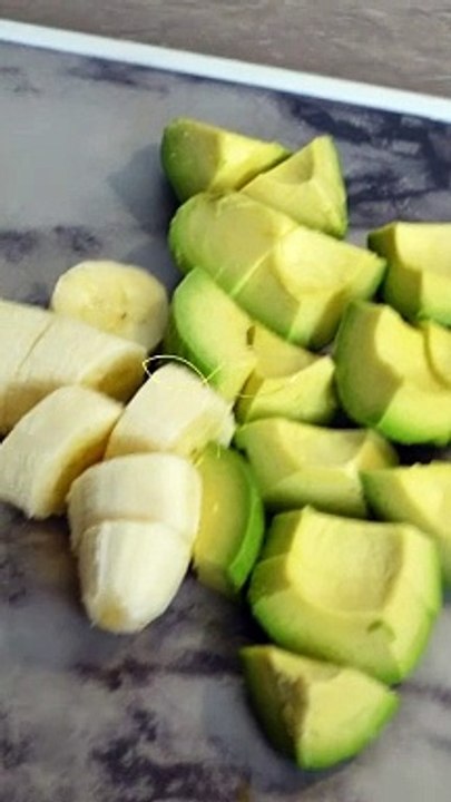 Créez votre masque capillaire à l'avocat et à la banane