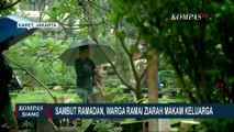 Sambut Ramadan, Warga Ramai Ziarah ke Makam Keluarga