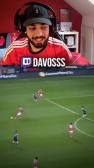 Premier match avec sa nouvelle équipe et il leur donne la victoire comme ça  Et il avait seulement 19 ans 