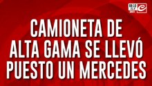 Puerto Madero: camioneta de alta gama se llevó puesto a un Mercedes Benz