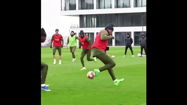 Le but magnifique de Kylian Mbappé à l'entraînement du PSG
