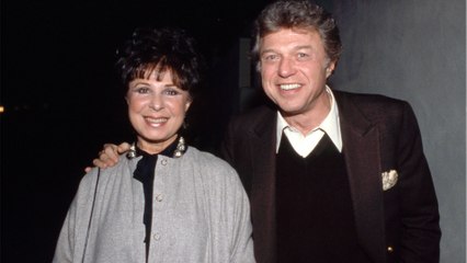 VOICI : Mort de Steve Lawrence : l'acteur d'Une Nounou d'enfer est décédé à l'âge de 88 ans