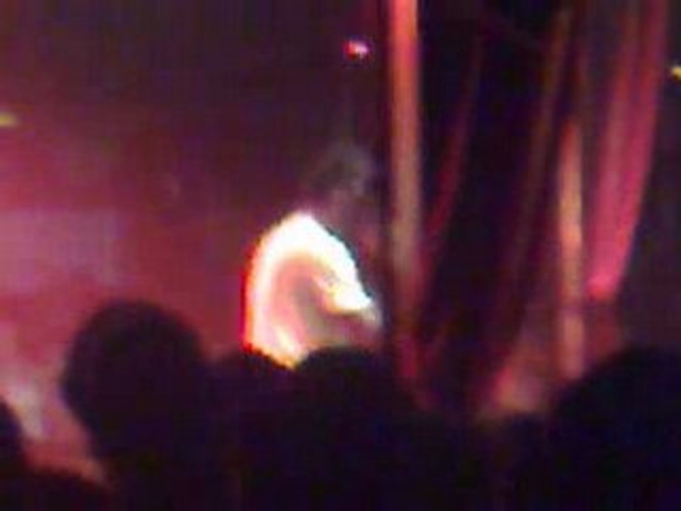 DON'T DIS BOUNTY KILLER IN PARIS...BADAM 2008 7