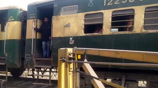 Pakistani train near jhangir tomb
