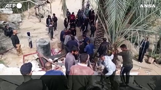 Gaza, il campo profughi di Nuseirat dopo il raid israeliano