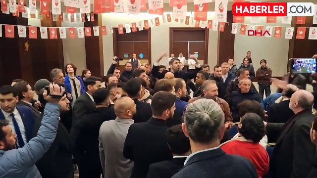 Zafer Partisi Genel Başkanı Ümit Özdağ'ın programında kavga: Afganlar mı geldi buraya? Suriyeliler mi girdi içeri?