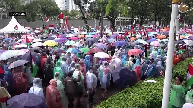 مظاهرات لآلاف الأشخاص في جاكرتا وروما تطالب بوقف إطلاق النار في غزة