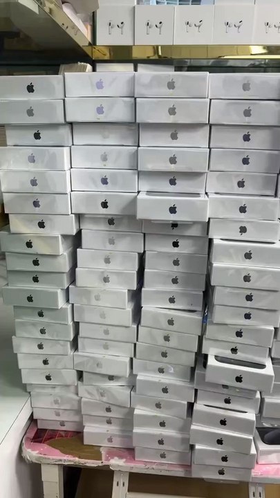 Original iPhone 15 pro maxComes with box and complete accessories New not pre owned Price :4000 RMBMessage me for more informationBuy now: www.ripesale.com