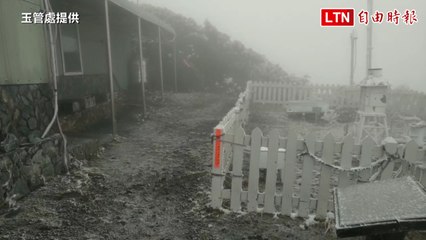 玉山冰霰落石損壞步道，搜尋人員臨時充當「土水師」協助修復🧗‍♂️