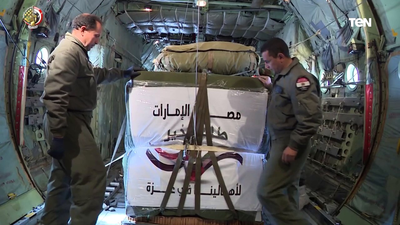 بالتزامن مع أول أيام شهر رمضان مصر تكثف أعمال الاسقاط الجوى لأطنان من المساعدات على شمال قطاع غزة