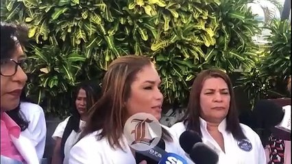 En condiciones críticas afectados por incendio en carnaval en Salcedo