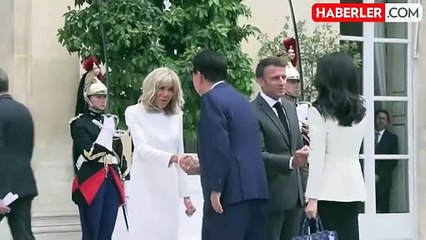 Fransa Cumhurbaşkanı Macron, eşinin erkek doğduğu iddialarına sert tepki gösterdi