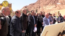 رئيس الوزراء يقوم بجولة تفقدية لمشروعات تطوير مدينة سانت كاترين في جنوب سيناء