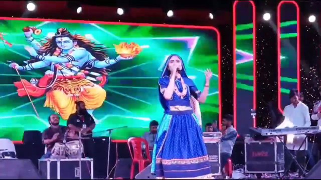 भजन गायिका गीताबेन रेबारी ने दी शानदार प्रस्तुतियां, भजनों पर झूमे श्रोता