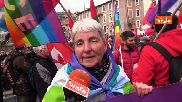 Manifestazione per la pace a Roma, ecco le voci dei manifestanti: L'Italia ripudia la guerra