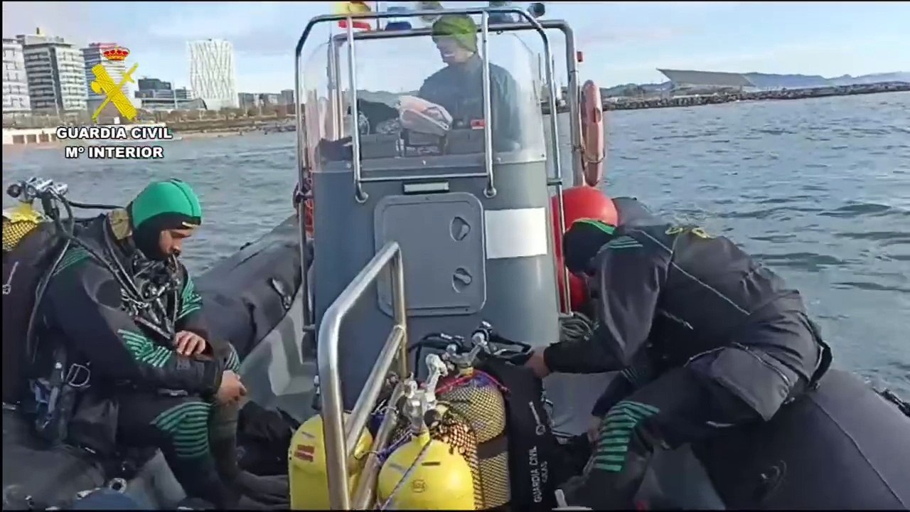 La Guardia Civil participa en el rescate de una...