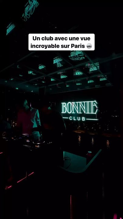Un club avec une vue incroyable sur Paris  ✨Une vue unique sur Paris  Un DJset de folie dans une ambiance electro-disco  Une atmosphère new-yorkaise