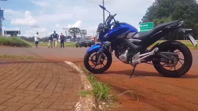 Motociclista fica ferido ao se envolver em acidente de trânsito na Marginal da BR-277