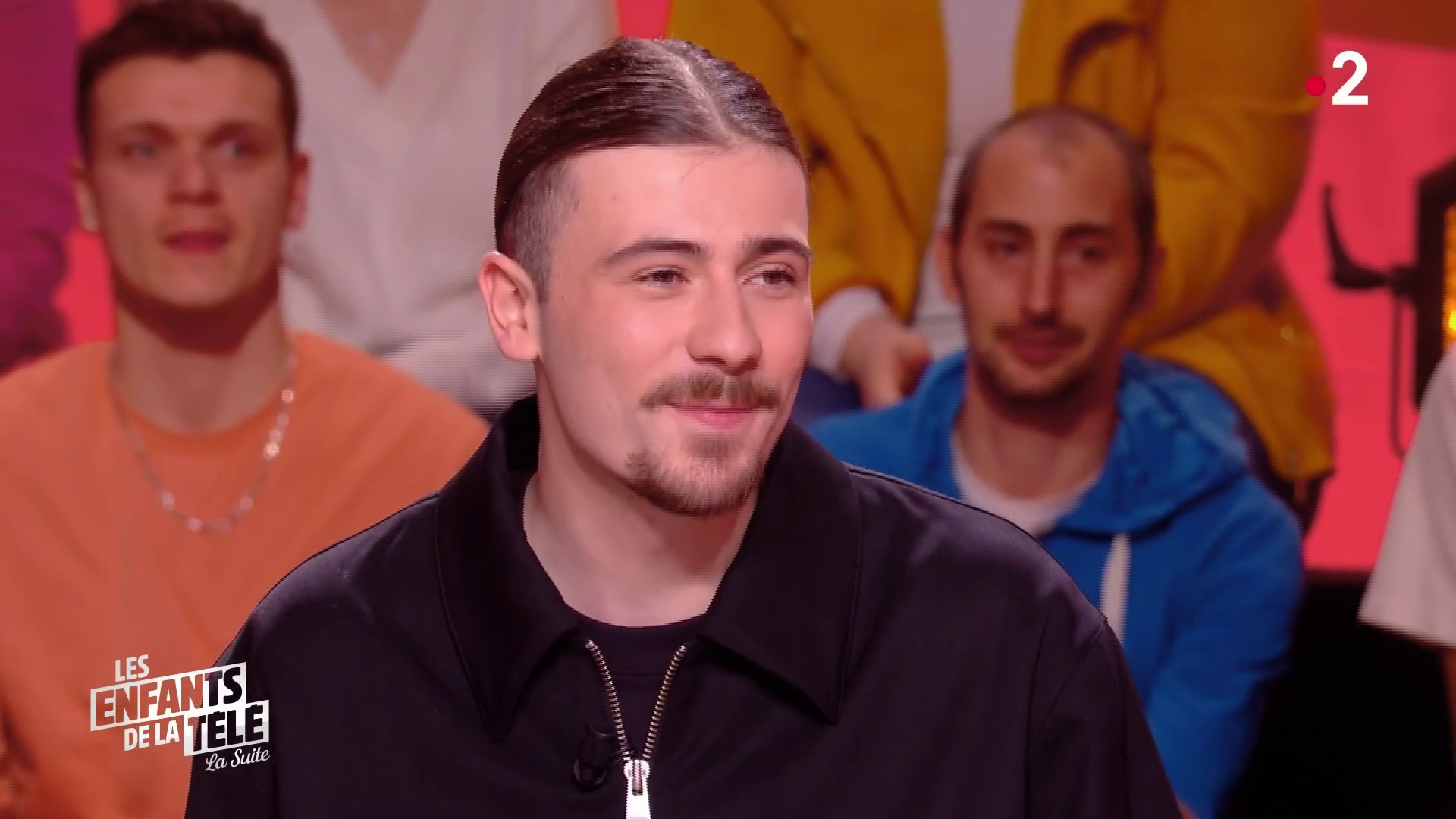 Les enfants de la télé : Pierre Garnier revoit des images du jour où il  appris son départ pour la Star Academy !