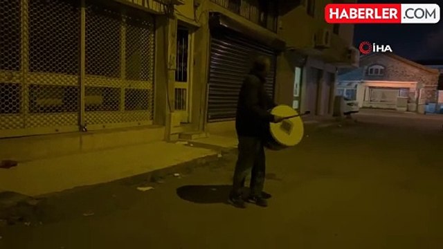 İzmir'de Ramazan davulcuları göreve başladı