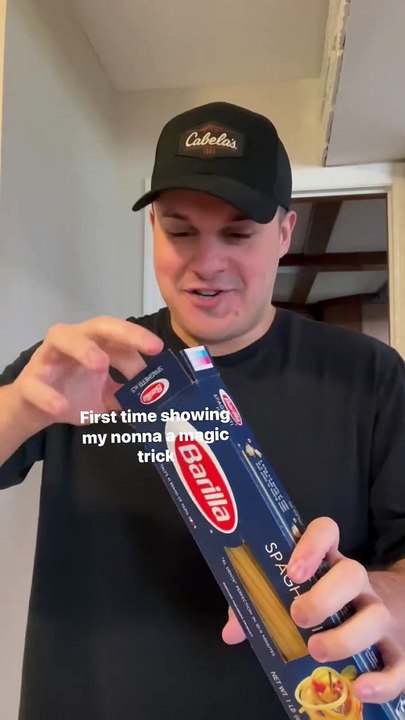 First Time Showing My Nonnas A Magic Trick | Gianni Palumbo Magic Tricks | Magic Bucket #magician