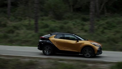 2024 Toyota C-HR PHEV in Sulfur Driving Video