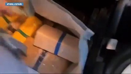 Corsico, dieci chili di eroina in auto e in casa: arrestato