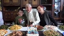4 çocuk, 29 torun sahibi Hüseyin Aydoğan, 100. yaşına pasta keserek girdi