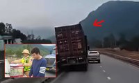 Tài xế container lạng lách, đâm vào xe CSGT trên cao tốc Nghi Sơn - Diễn Châu