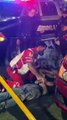 #Preliminar Un doble accidente tuvo lugar sobre el cruce de la calle Gregorio Dávila y la avenida Hidalgo, en Guadalajara. Dos motociclistas resultaron lesionados tras ser atropellados en diferentes hechos #GuardiaNocturna