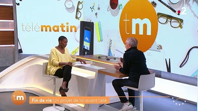 Antoine Mesnier, compagnon de Marina Carrère d'Encausse, fond en larmes dans Télématin . Il était venu évoquer sa maladie de Charcot et annonce être devenu grand-père !