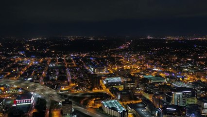 A Royal Makeover Bande-annonce (EN)