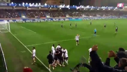 Explosión de júbilo en Ipurua con el gol de la victoria del Burgos CF ante el Eibar